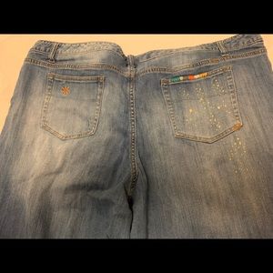 Avenue distressed jeans